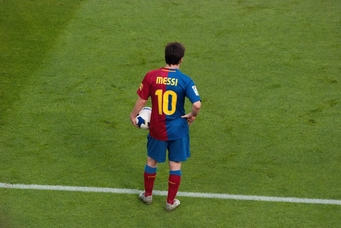 包含里程碑夜！比利亚雷亚尔队长鼓劲，西甲今夜刷纪录，质疑声仍在，轮换策略成焦点的词条