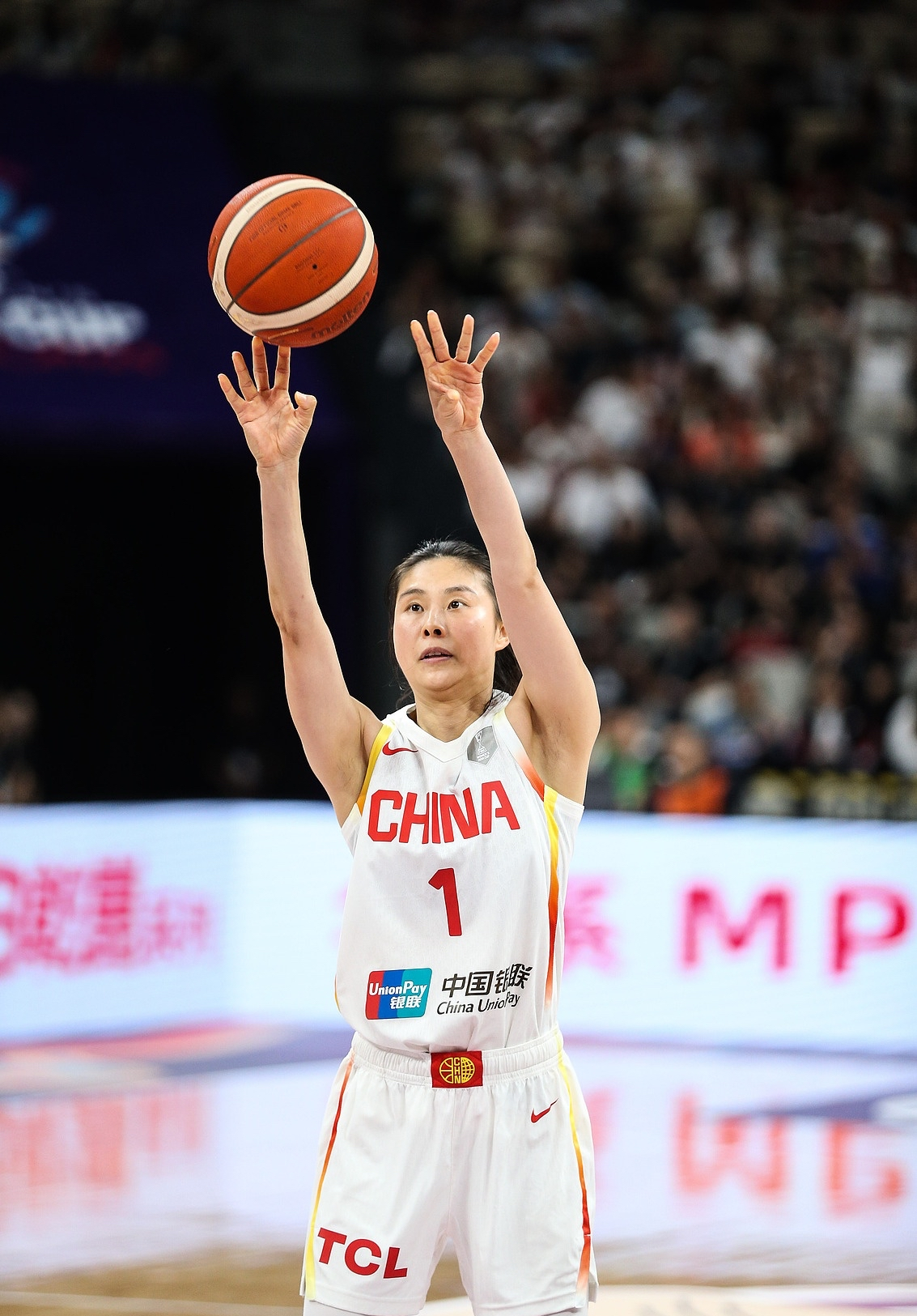 关键时刻体能课后；波尔图篮板制胜备战亚冠；底气十足；更衣室氛围转暖的简单介绍